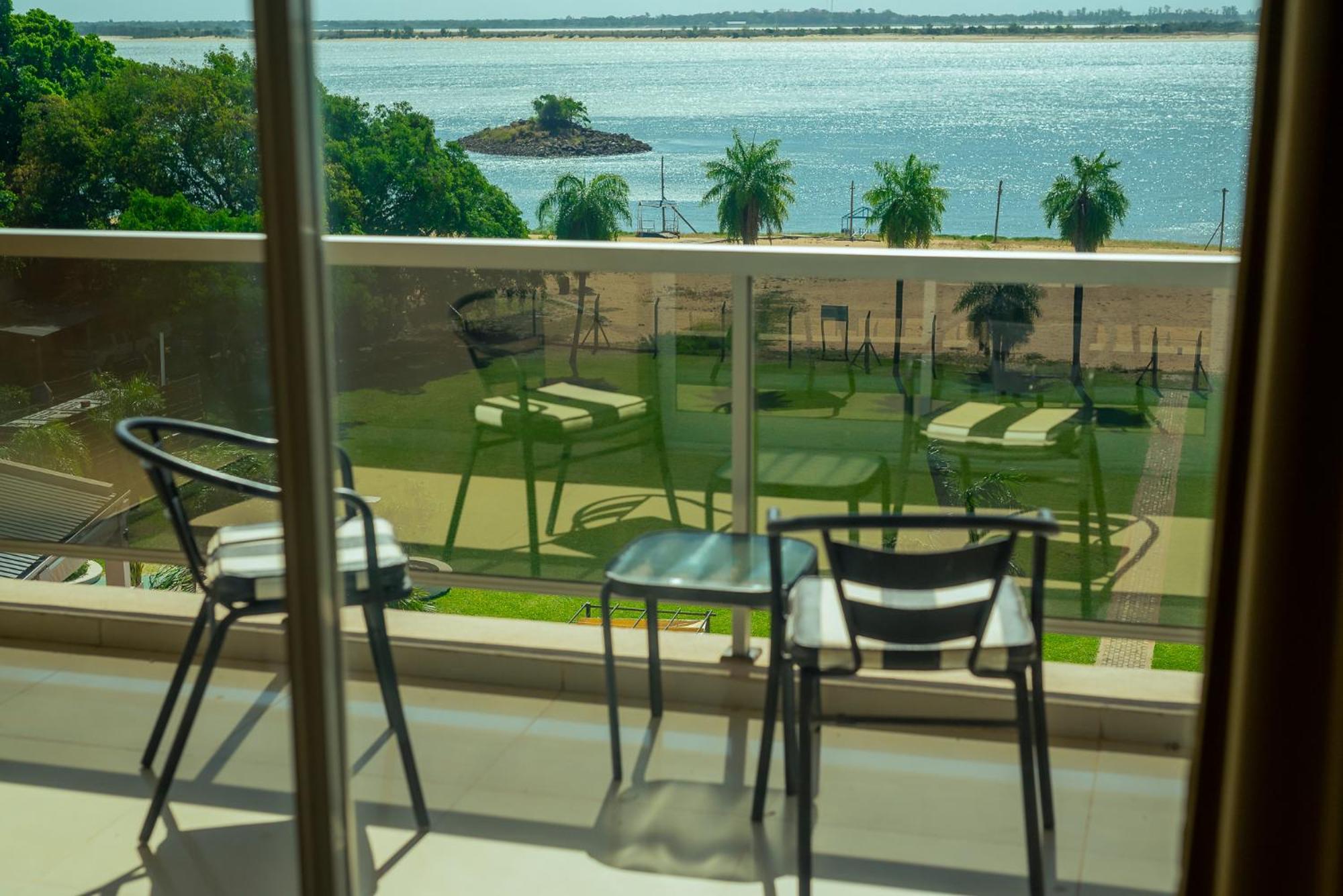 Condado Casino Hotel Paso de la Patria